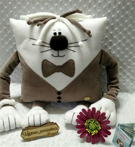 Забавные котоподушки))