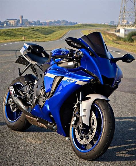 Yamaha R1 | Yamaha r1, Sports bikes motorcycles, Yamaha