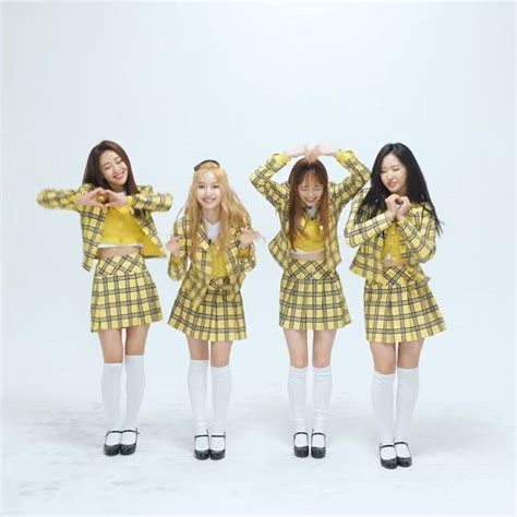 Loona Yyxy Kpop Girls Clueless Outfits South Korean Girls