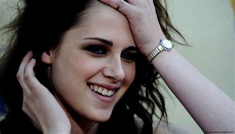 Kristen Stewart Beautiful Zoom Wallpapers