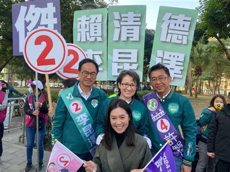 「鳳山陳庭妮」報到！正妹女兒3聲道助選 許智傑哽咽：不忘從政初衷 娛樂星聞