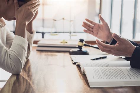 Average Earnings for Criminal Defense Lawyers in Los Angeles 35