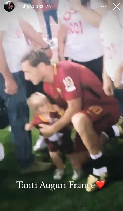 Foto Social Totti Compie Anni Conti Ti Voglio Bene