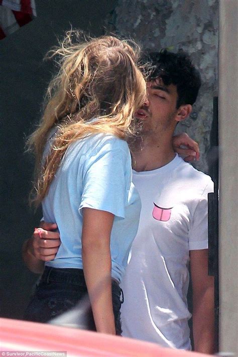 Gigi Hadid Emerges From Joe Jonas With Major Bedhead In Daisy Dukes