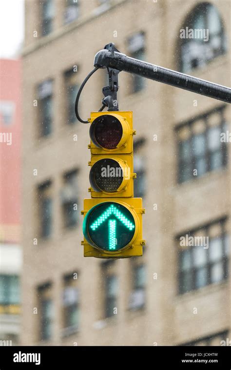 Traffic Light Green Arrow Hi Res Stock Photography And Images Alamy