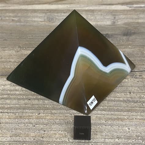 Pyramide En Agate Teint E Lesmineraux Fr