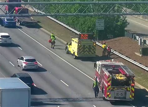 Triple Team Traffic On Twitter Cobb Co Crash Blocking The Right Lane