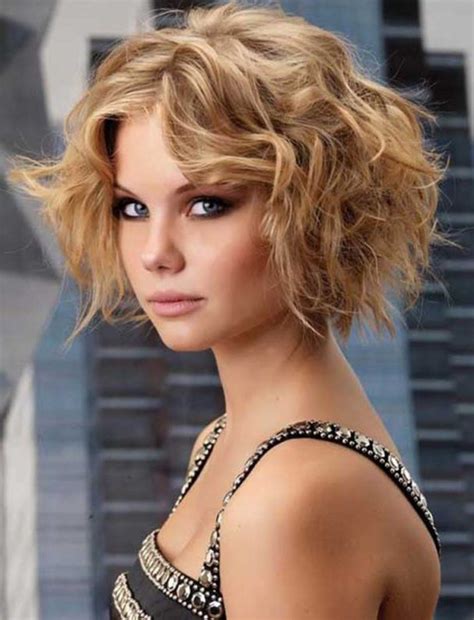 Most Magnetizing Short Hairstyles For Wavy Hair