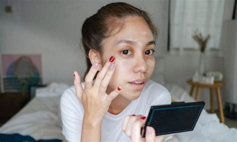 5 Rekomendasi Primer Untuk Kulit Berjerawat Bikin Makeup Makin Halus