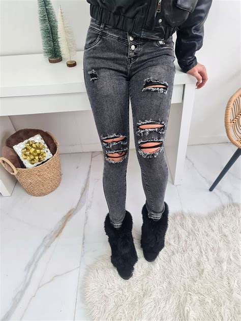 SPODNIE JEANSOWE FOCUS JEANS GUZIKI I WYSOKI STAN REDSEVENTY DENIM