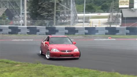 Watch How a RWD Honda Civic Drift Car Comes to Life in Just 10 Minutes