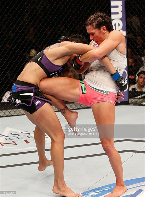 Cat Zingano Knees Amanzda Nunes In Their Women S Bantamweight Fight