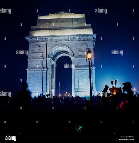 india gate at night time Stock Photo - Alamy