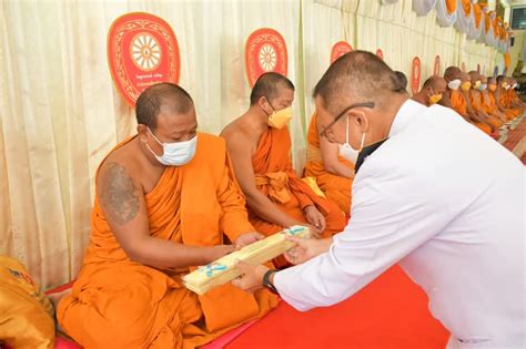 พิธีมอบคัมภีร์เทศน์เฉลิมพระเกียรติฯ บทพระธรรมเทศนาเฉลิมพระธรรมบารมีใน