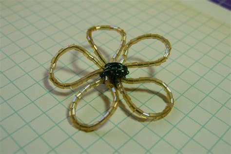 Simple Wire Flower Tutorial Wire Flowers Flowers Diy Handmade Flowers