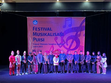 Tim Ikuti Festival Musikalisasi Puisi Balai Bahasa Sumsel