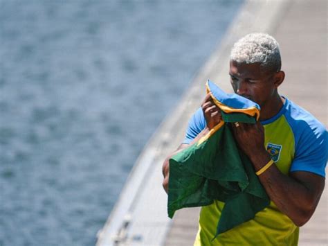 Definidos Os Atletas Que V O Conduzir A Bandeira Do Brasil Na Abertura