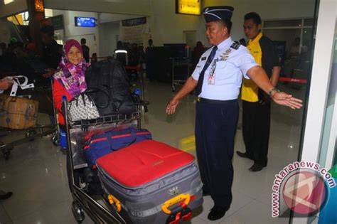 Adi Soemarmo Raih Penghargaan Bandara Sehat 2016 ANTARA News