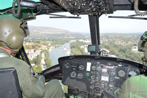 Foto Vje Ba Oru Anih Snaga Bih Helikopteri Amci Plivanje