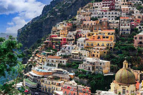 Positano Stadt H Gel Blick Mit Niedrigen Anstieg Bunte Geb Ude Ber Dem