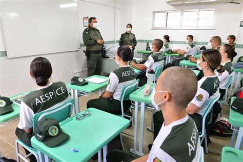 Alunos Soldados Da Pmce Apresentam Se Nos Locais De Forma O Governo