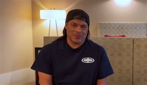 Metallica S Robert Trujillo Reveals The Secret Behind His Beautiful