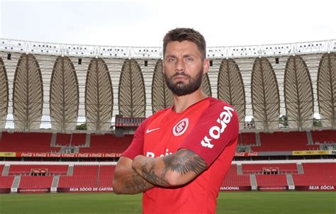 Contrato De Um Ano Inter Oficializa Retorno De Rafael Sobis