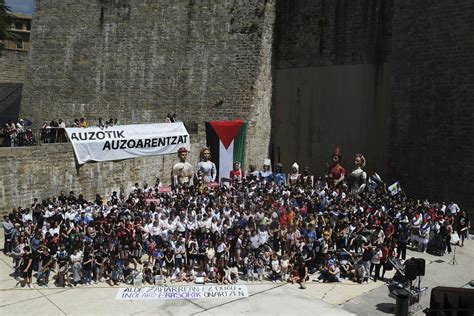 El Casco Viejo se echa a la calle en su día grande