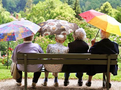 immer mehr sehr alte menschen leben im land suedwest badische zeitung