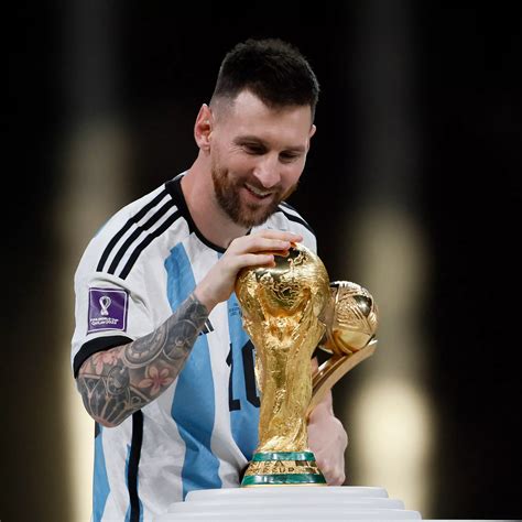 Con Messi y Garnacho, Scaloni presentó la lista de la Selección argentina