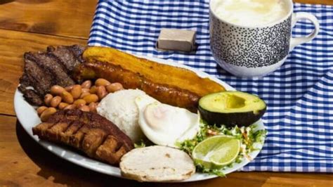 10 Most Popular Colombian Snacks & Best Restaurants To Try