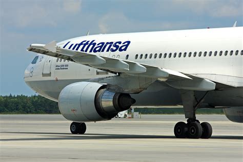 Airbus A300 600 Lufthansa D Aiah Eddc Buzzair Aviation