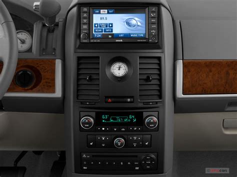 2008 Chrysler Town & Country: 11 Interior Photos | U.S. News