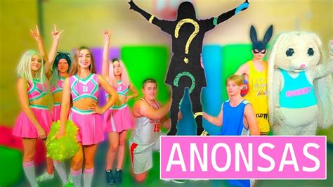 ANONSAS BUNNY KOMANDOJE NAUJA CHEERLEADERĖ Diana ir merginos nori