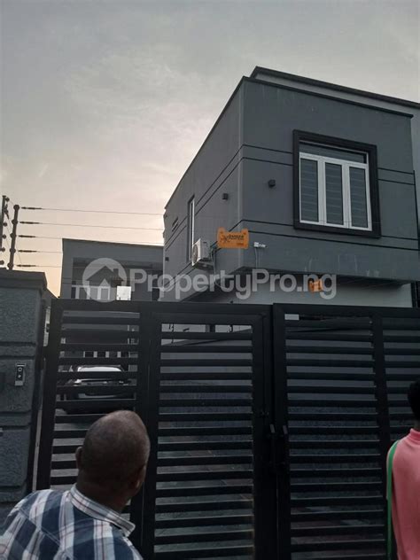 House In Atunrase Medina Gbagada Lagos House For Sale In Gbagada