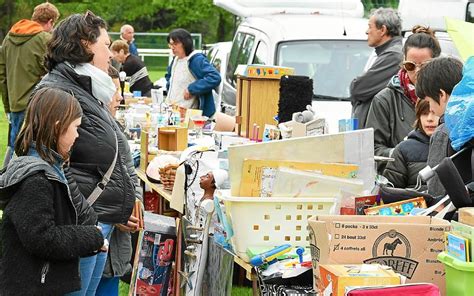 80 exposants et 1 200 entrées au troc et puces de lÉtoile Sportive de