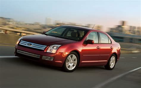 2009 Ford Fusion photos - 1/3 - The Car Guide