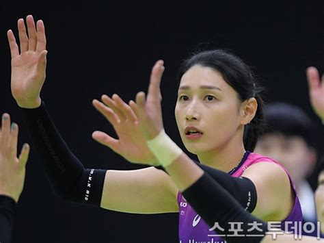 김연경·옐레나 펄펄 흥국생명 선두 현대건설에 셧아웃 승승점 따라잡아 네이트 스포츠