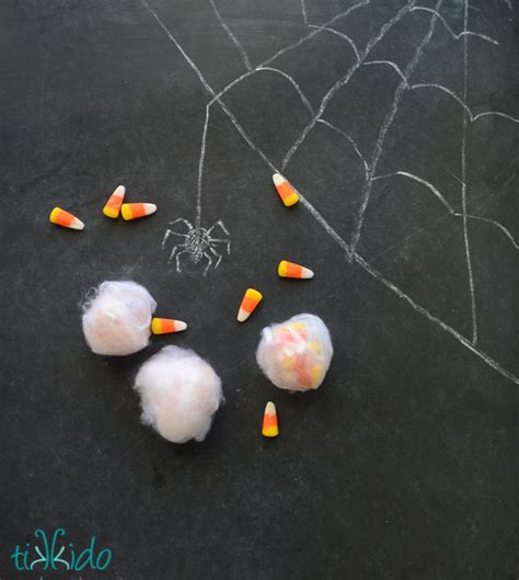 Spider Egg Sac Halloween Treats | Fun Family Crafts