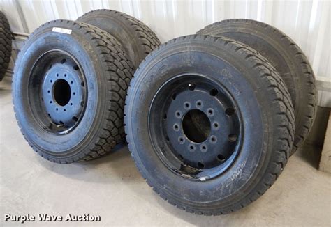 4 Toyo M608z 285 70r19 5 Tires And Wheels In Hays Ks Item Lb9871