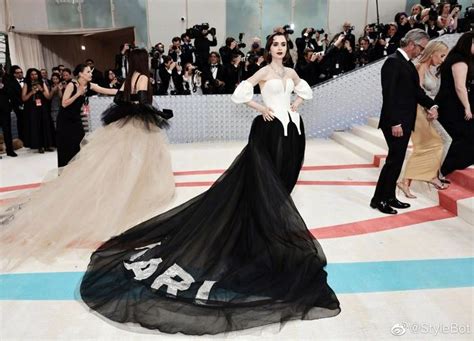 Lily Collins Met Gala Vera Wang