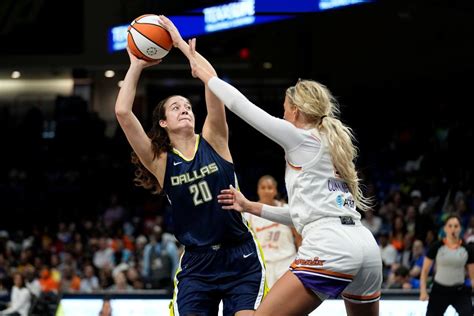 Wnbas Maddy Siegrist Returns To Poughkeepsie As Our Lady Of Lourdes