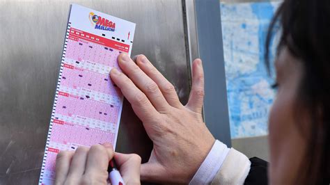 Lotto Fever Is Gripping The Us As The Prize The Mega Millions Contest