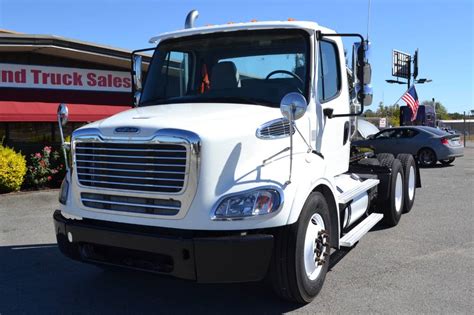 Freightliner Business Class M2 112