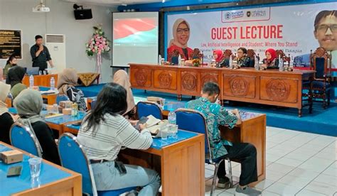 FH Unitomo Gelar Guest Lecture Menyelami Sistem Hukum Kecerdasan