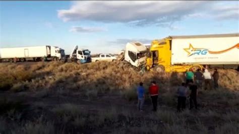 Tremendo Accidente En Ruta Chocan Dos Camiones Una Persona