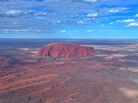 Fun Uluru Facts for Kids - Mum on the Move