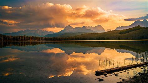 1080p Free Download Smokey Sunset Over Little Redfish Lake In The