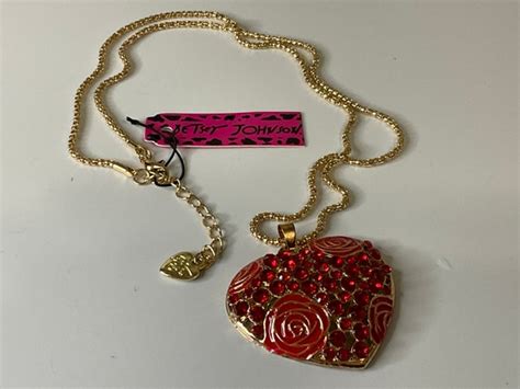 Vintage Betsey Johnson Heart And Roses Necklace Gem