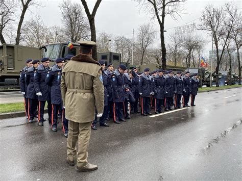 Rom Nia Vrea Tineri Ca S Salveze Armata De Mb Tr Nire I Irelevan